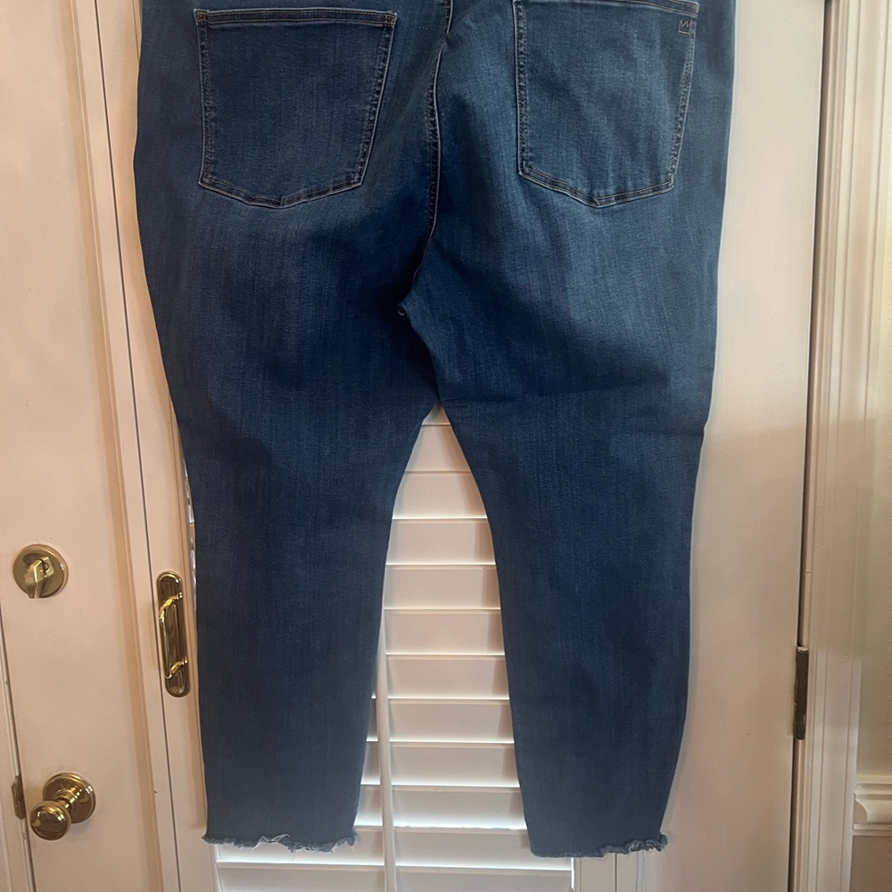 Final Markdown
crown & ivy Blue Ankle Cropped Jeans with Distressed Hem - Picture 4 of 6